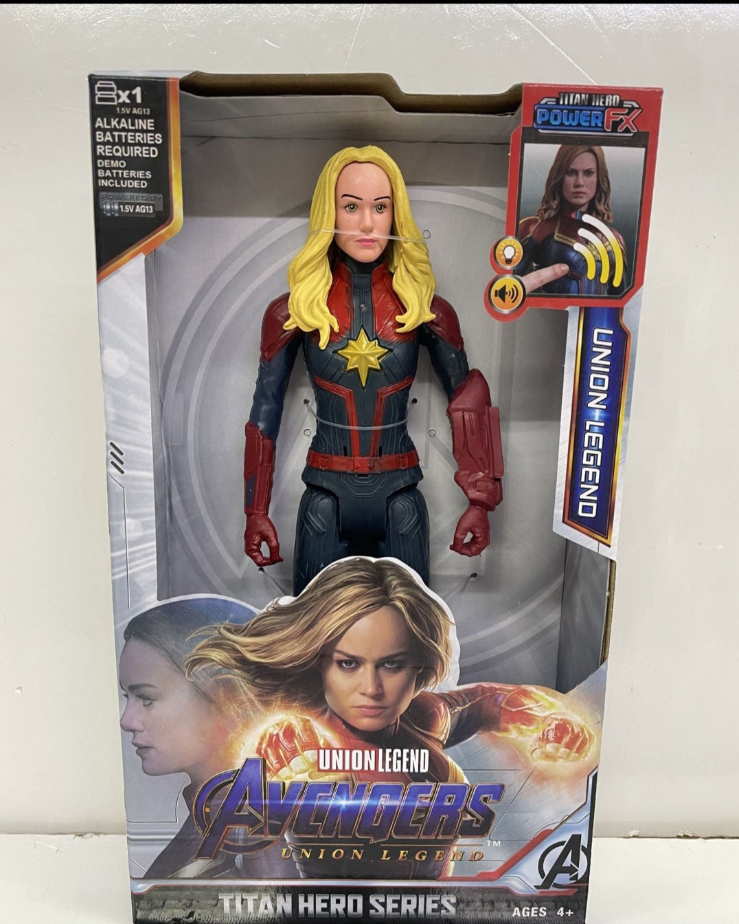 KAPETAN MARVEL – FIGURA 30 CM